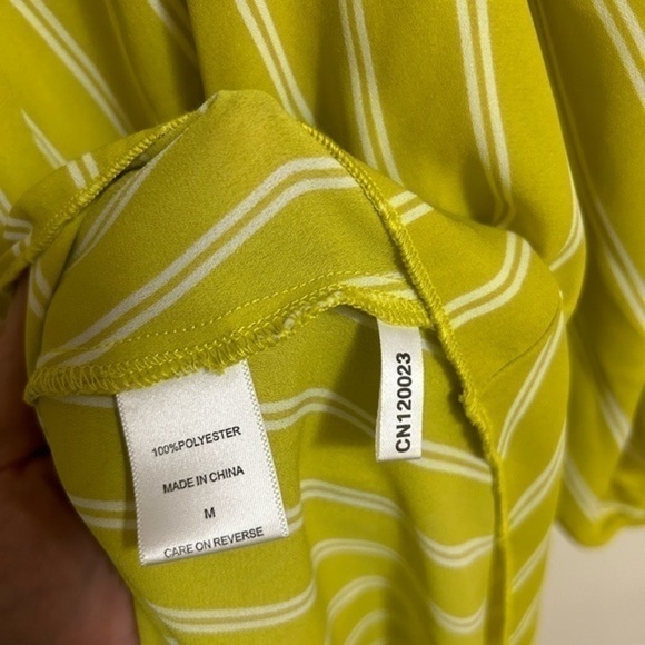 New York & Comp. Green Hi-Low hem Medium blouse NWT - Picture 5 of 6